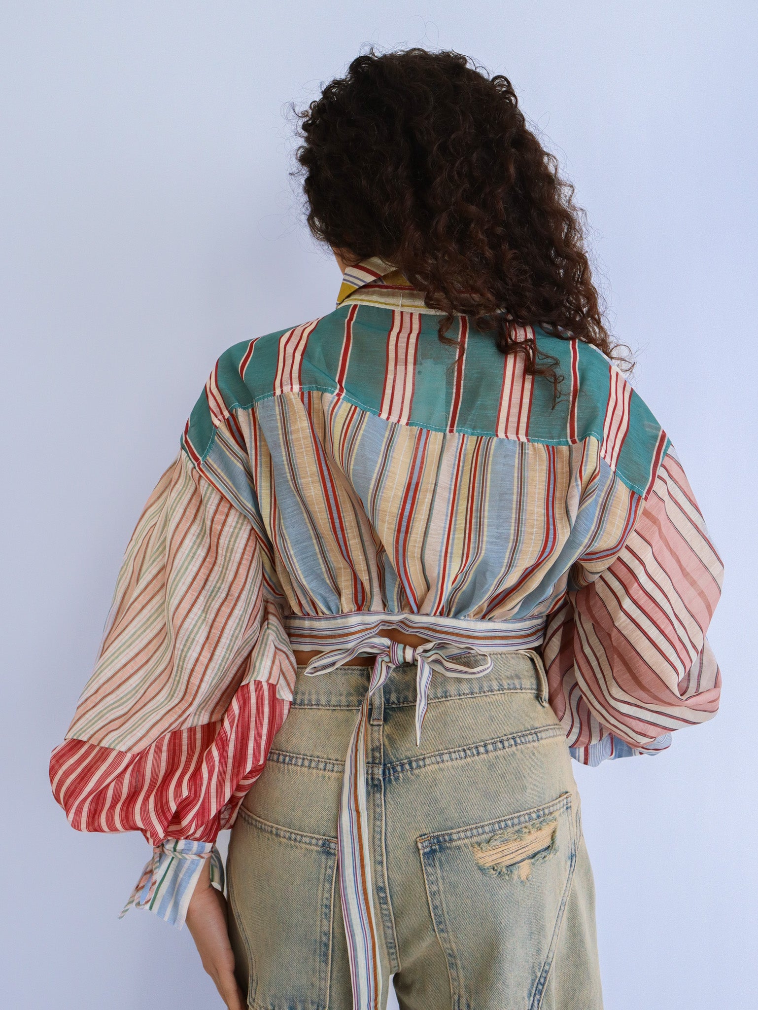 Camicia cropped a righe multicolor